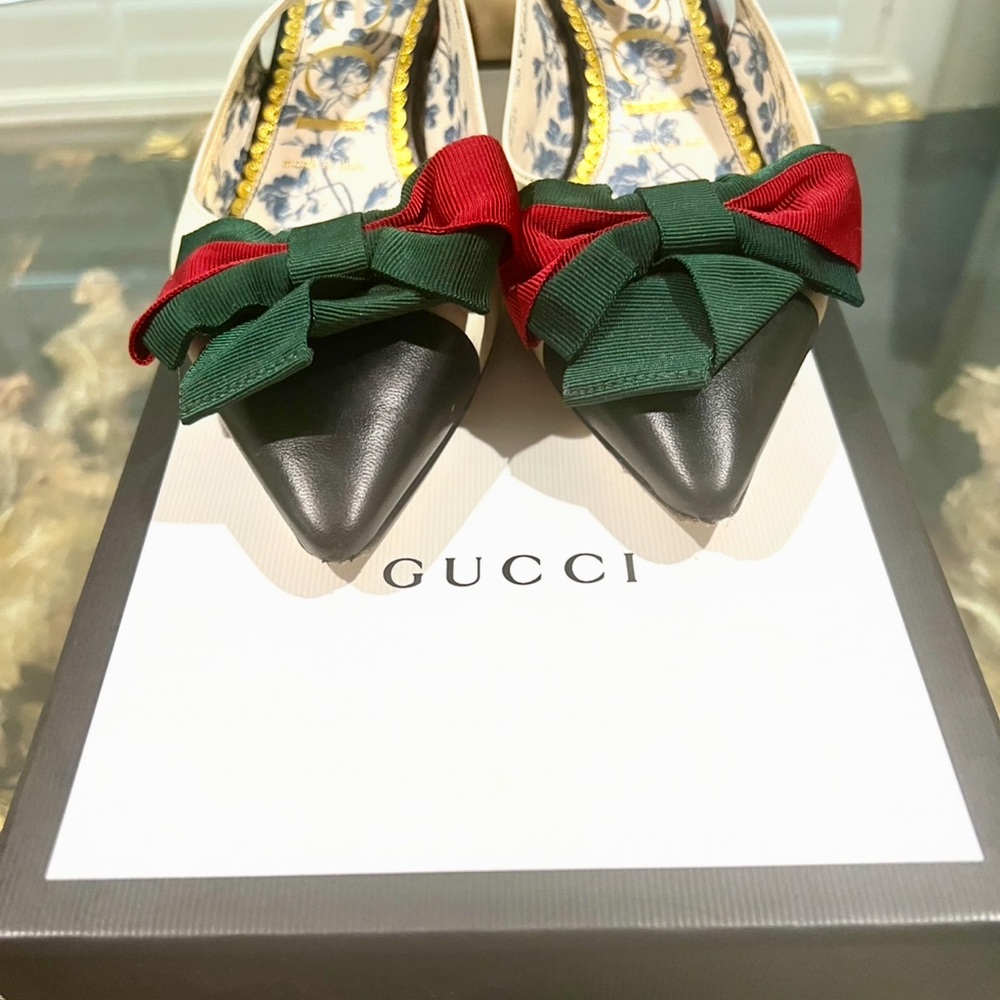 Gucci Black Heels with Red and Green Accents
